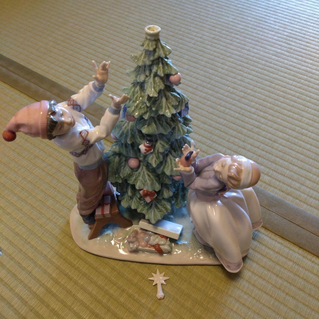 リヤドロ　LLADRO　ツリーを飾ろう少年少女クリスマス
