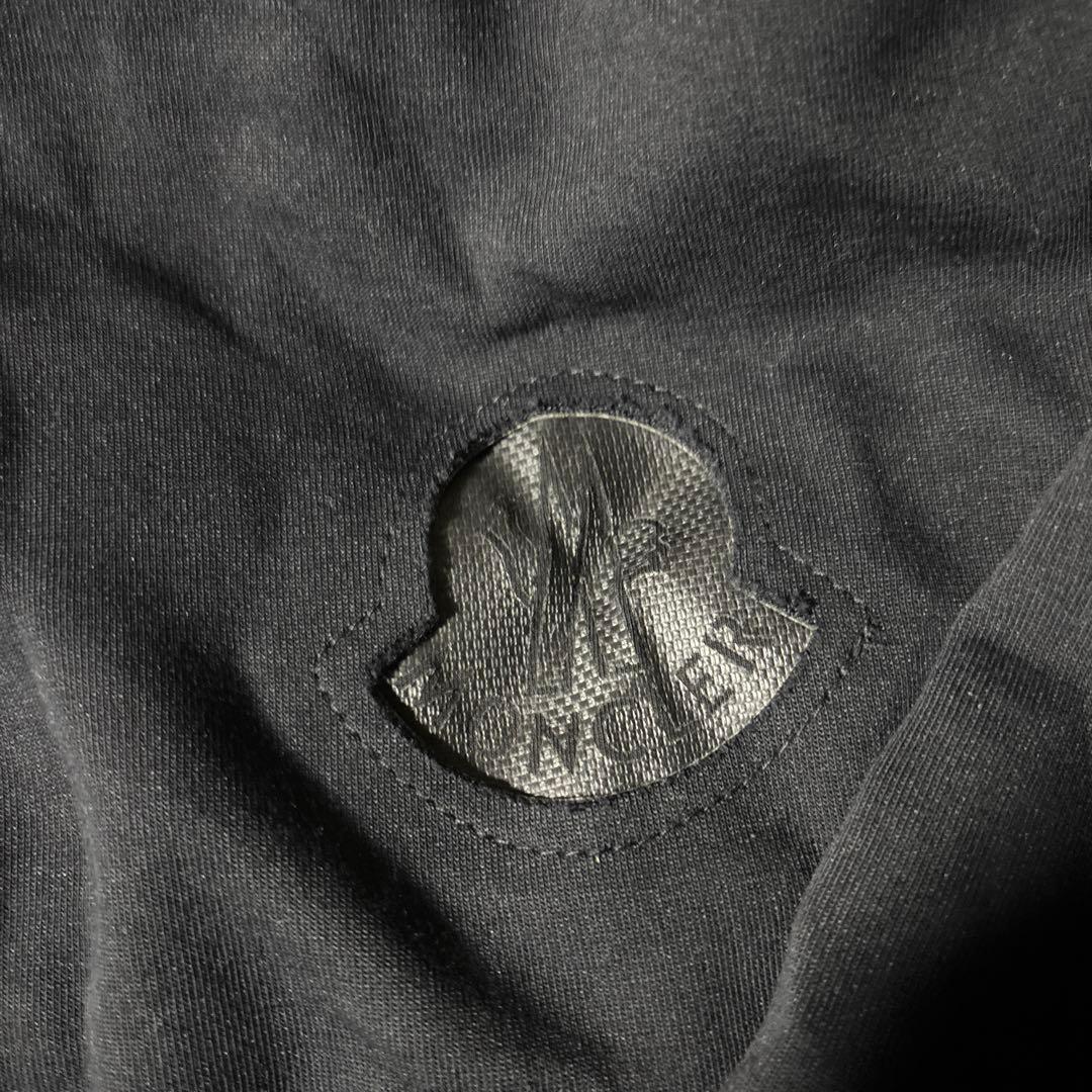 MONCLER フルジップパーカー 黒