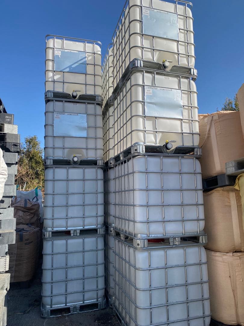 中古貯水タンク 約1000リットル 透明 プラスチック製 IBCコンテナ