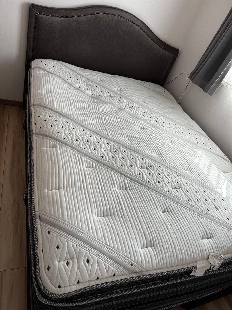 【最終価格】シモンズ　Beautyrest Black クイーンサイズ