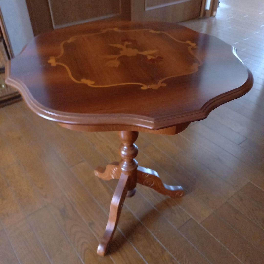 ダークブラウン八角形木製テーブル　花のインレイ￥8500送料込み