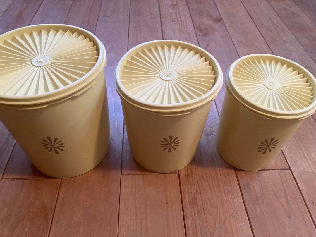激レア　正規品タッパーウエア　新古品　保存容器セット 3個