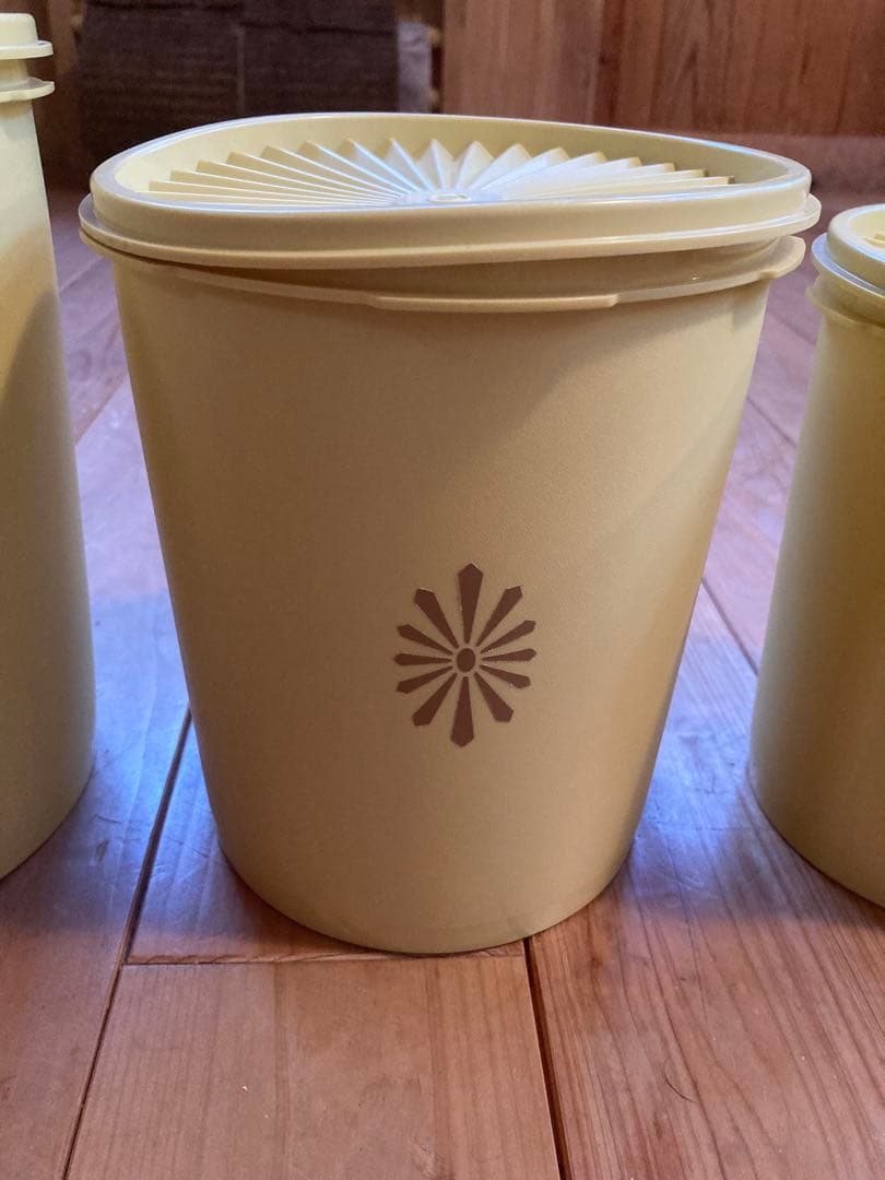 激レア　正規品タッパーウエア　新古品　保存容器セット 3個