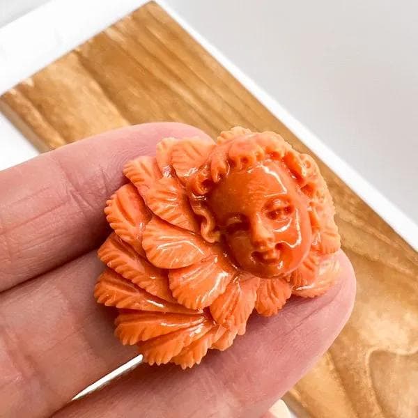 天然珊瑚　彫刻　L　１１タイプ