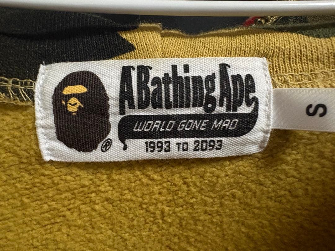 A BATHING APE シャークパーカー
