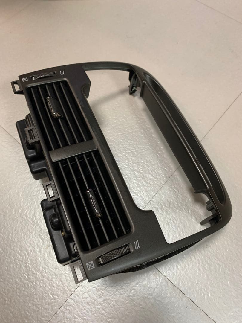 トヨタセルシオ30 31 前期 純正ナビエアコンルーバーカバー　インパネ　中古品