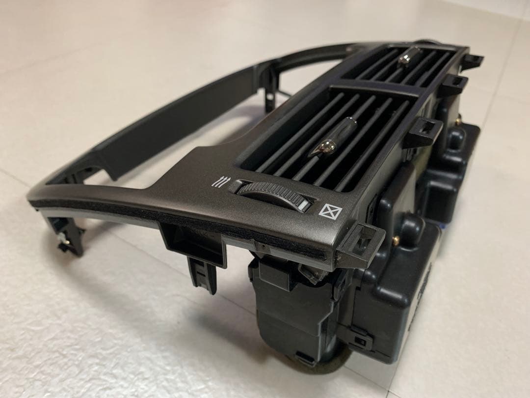 トヨタセルシオ30 31 前期 純正ナビエアコンルーバーカバー　インパネ　中古品