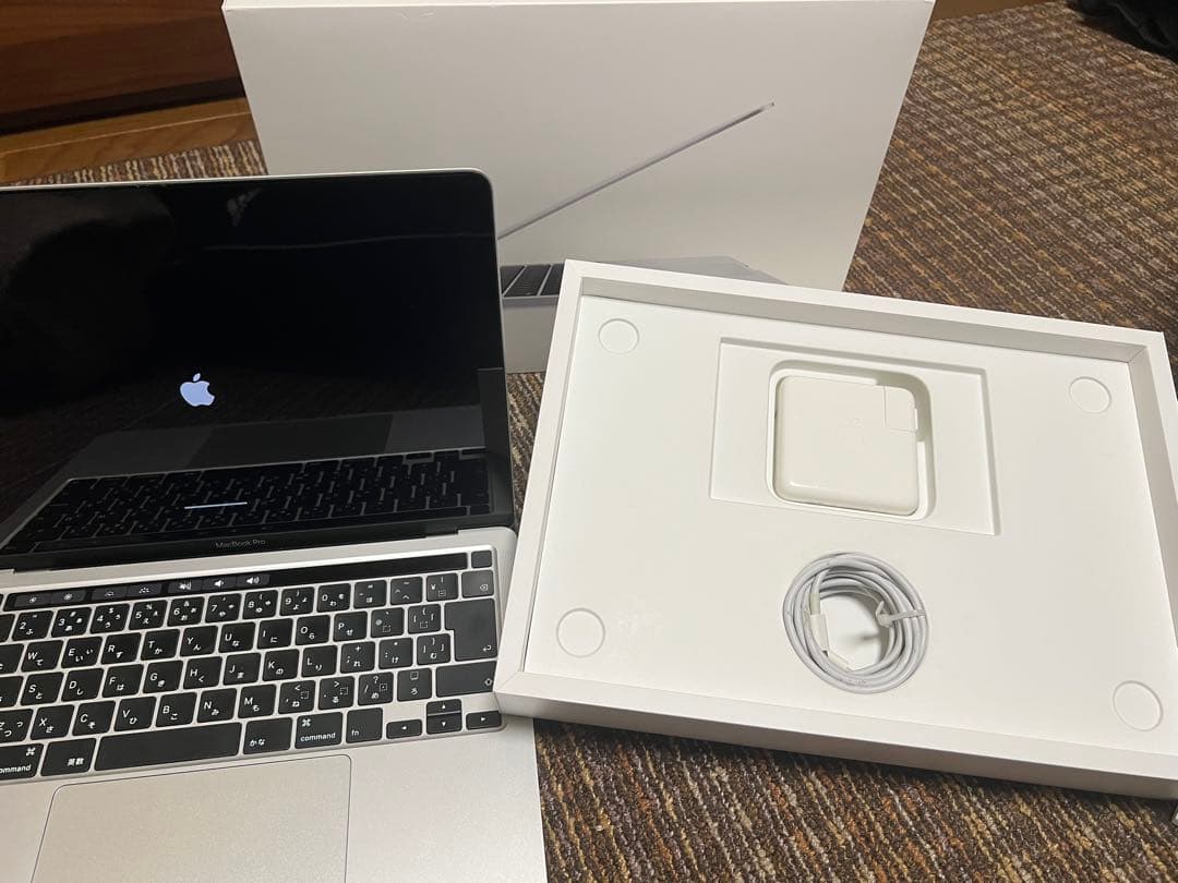 【sakura】MacBook Pro 13インチ 2020