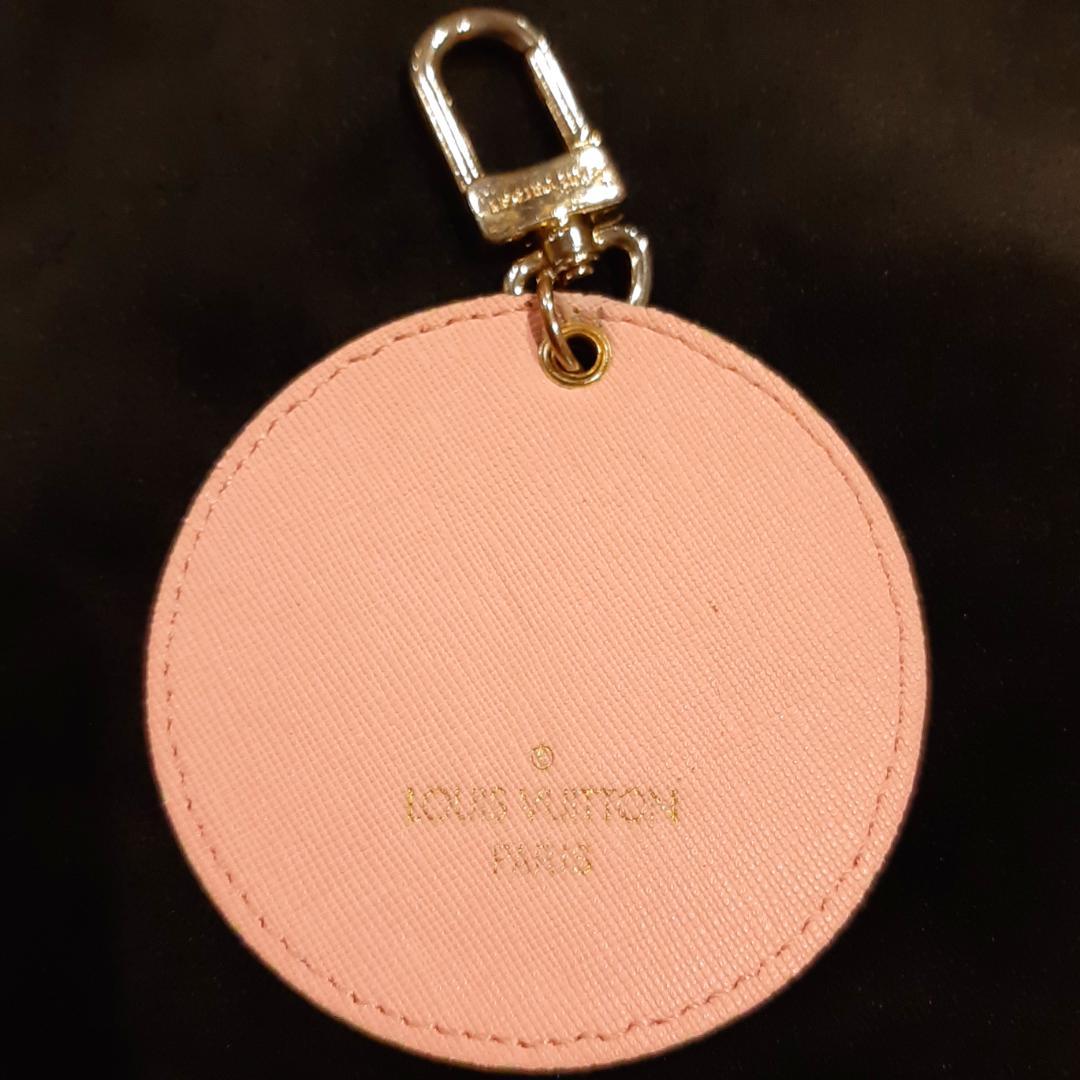 LOUIS VUITTON ポルトクレ・イリュストレ ヴィヴィエンヌ