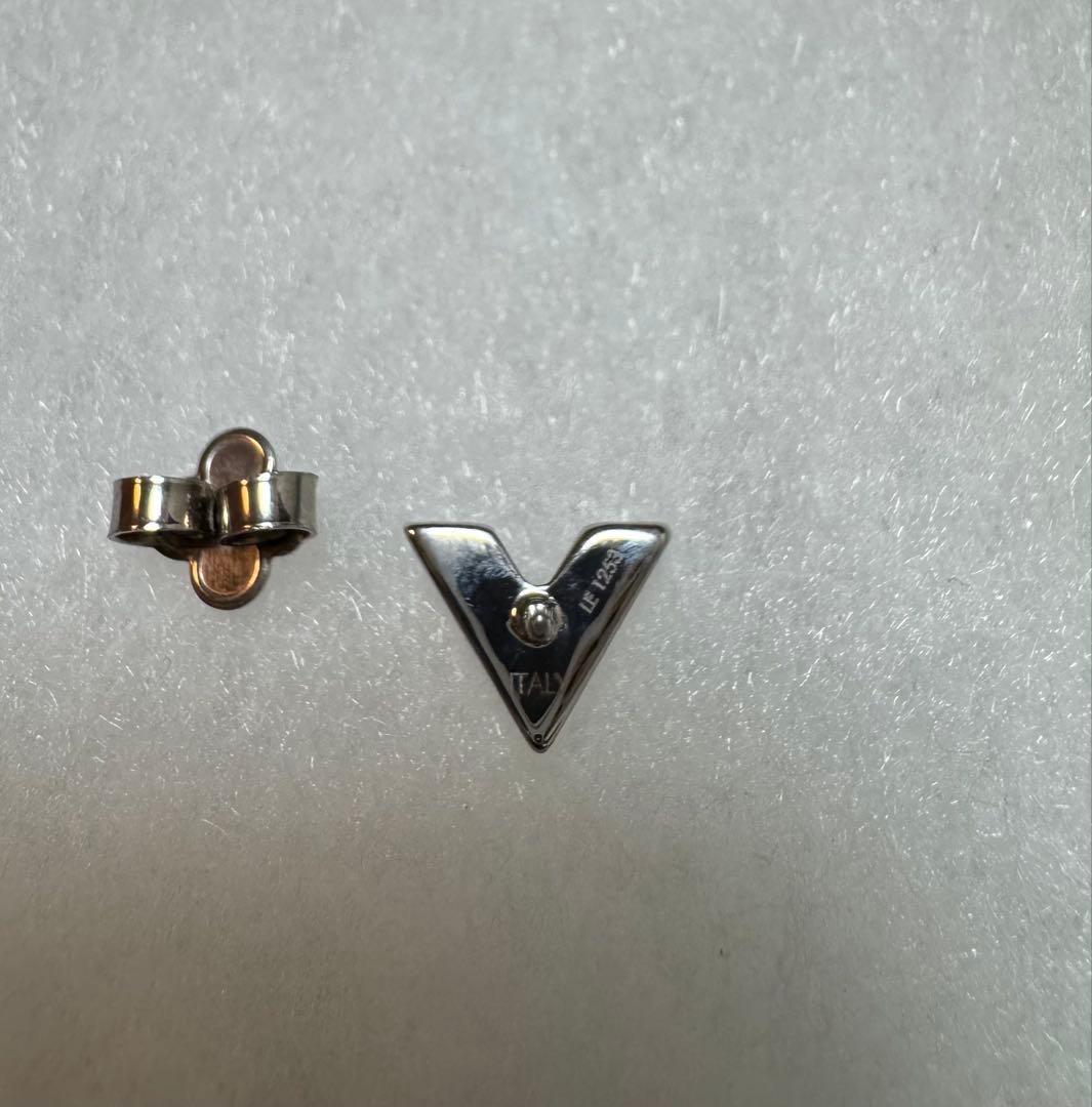 【LOUIS VUITTON】エセンシャルV（片耳）シルバー 箱&巾着付き