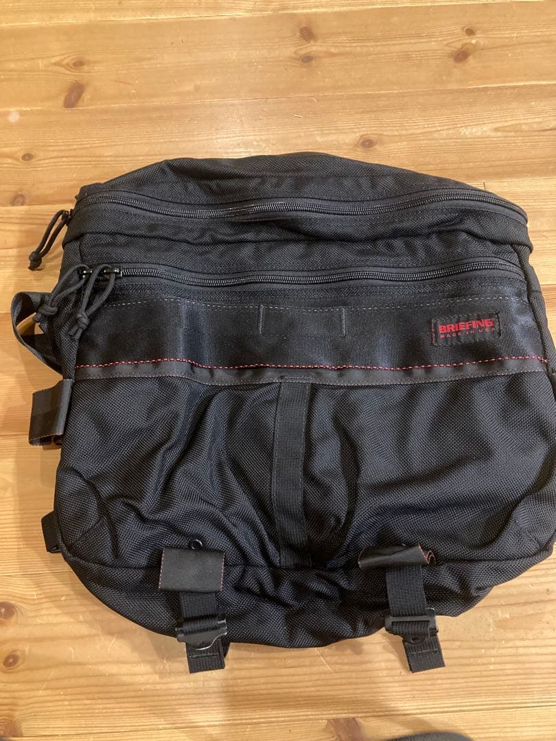 ブリーフィング　メッセンジャーバッグ　DUNE