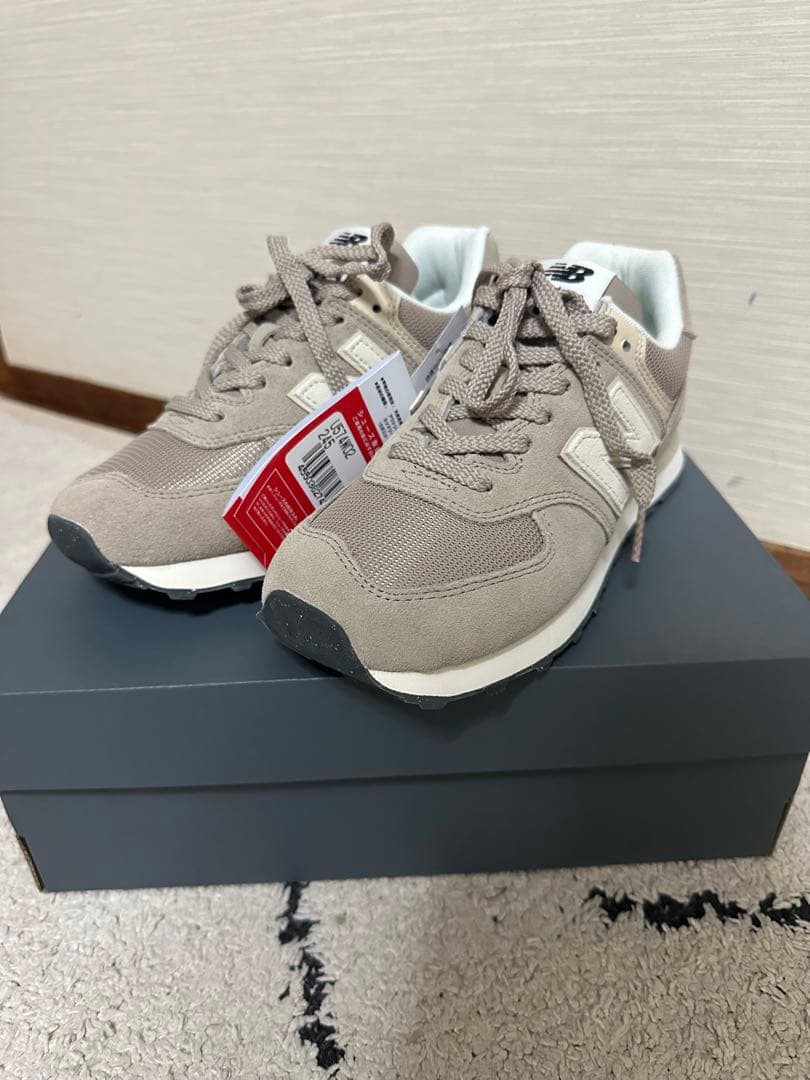 New Balance 574 ベージュ スニーカー