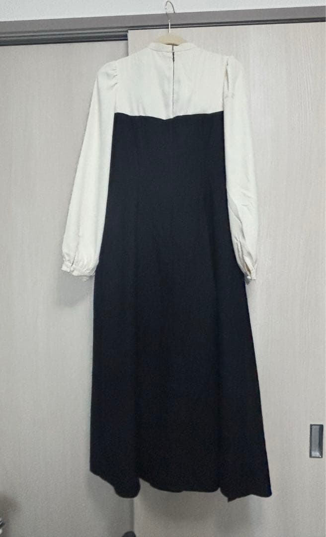 ワンピース Herlipto Bicolor Draped Dress