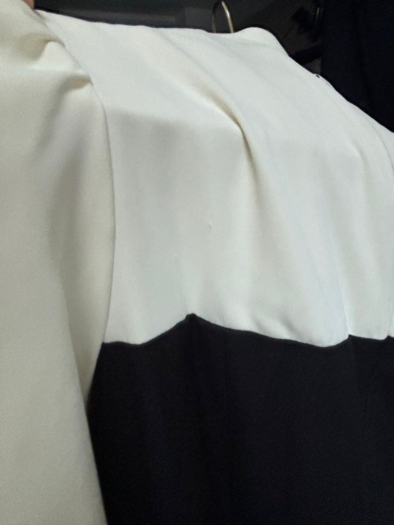 ワンピース Herlipto Bicolor Draped Dress