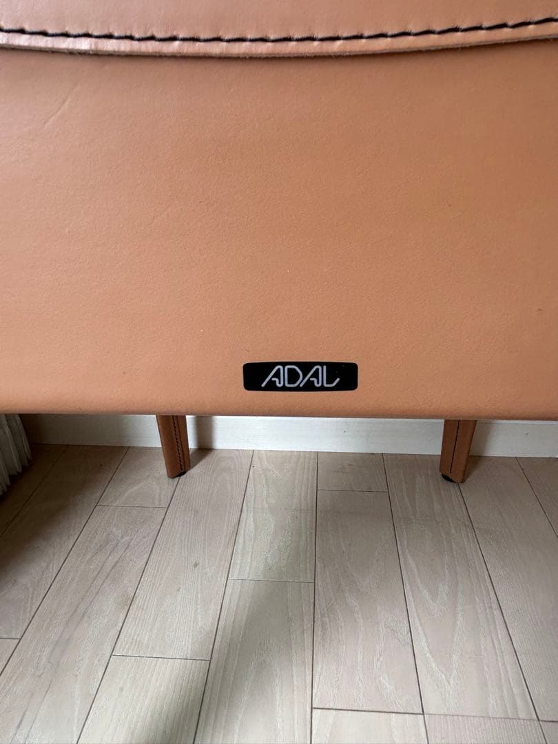 イタリアCATTELANMARGOT本革張り シンプル チェア(1脚)