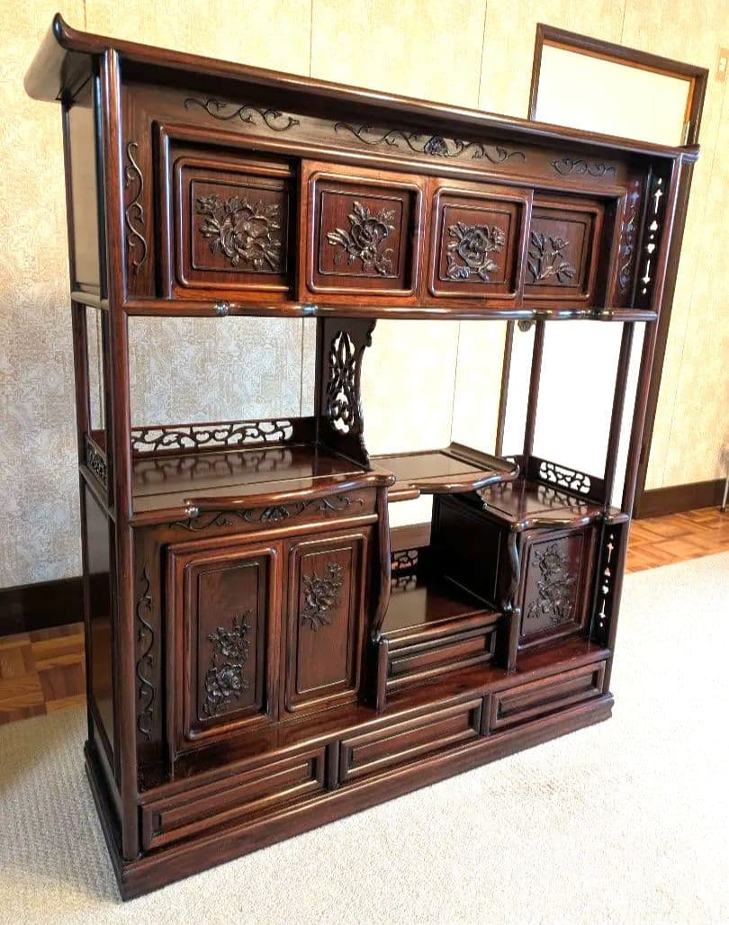 木製彫刻装飾収納棚　茶箪笥　飾り棚