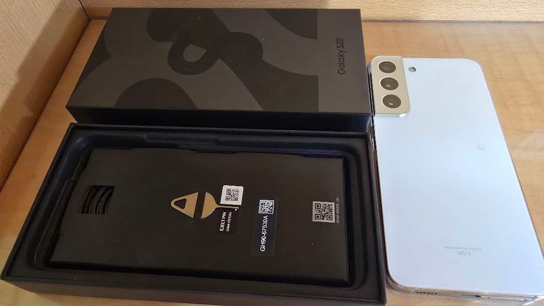 Samsung Galaxy S22 本体 ファントムホワイト