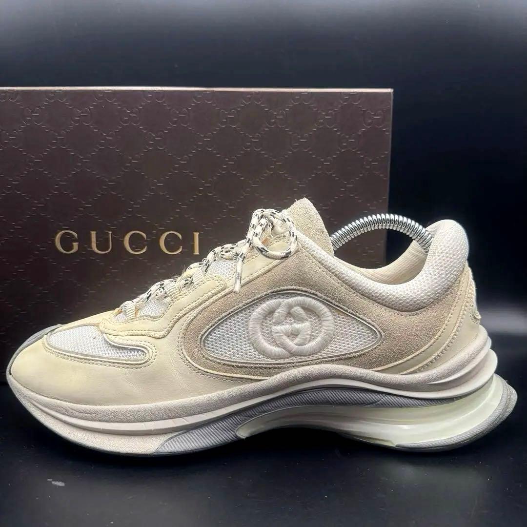 【極美品】グッチ RUN スニーカー インターロッキング メンズ レザー 白