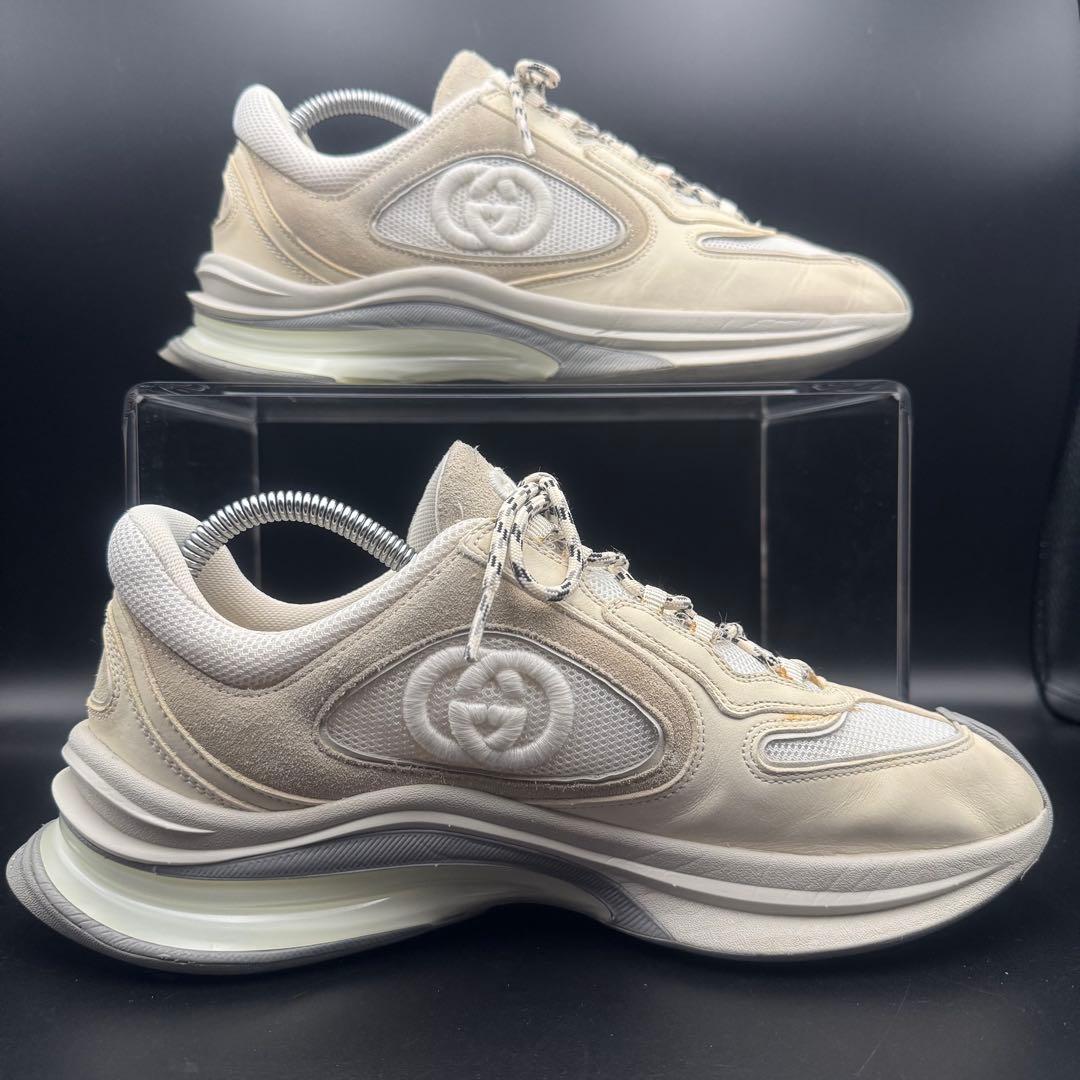 【極美品】グッチ RUN スニーカー インターロッキング メンズ レザー 白