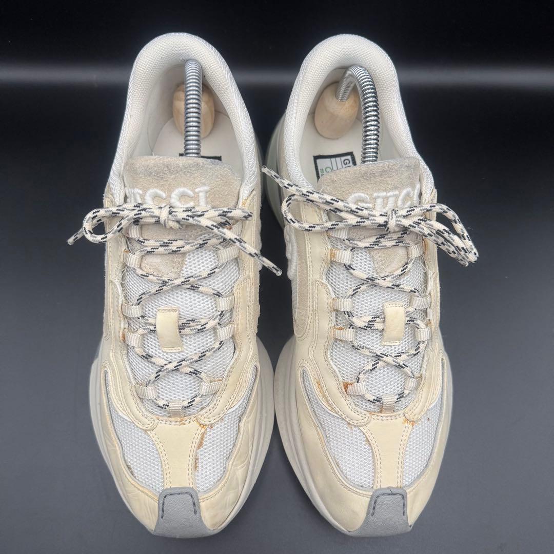 【極美品】グッチ RUN スニーカー インターロッキング メンズ レザー 白