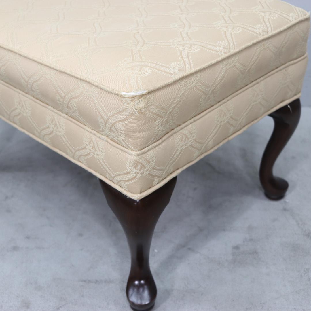 イーセンアーレン ウイングバックソファ オットマン アメリカ