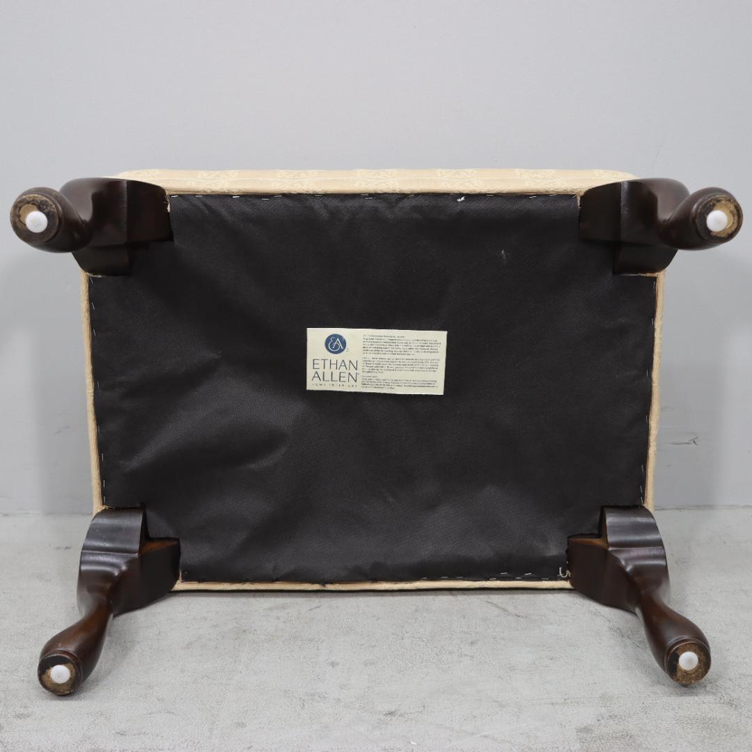 イーセンアーレン ウイングバックソファ オットマン アメリカ