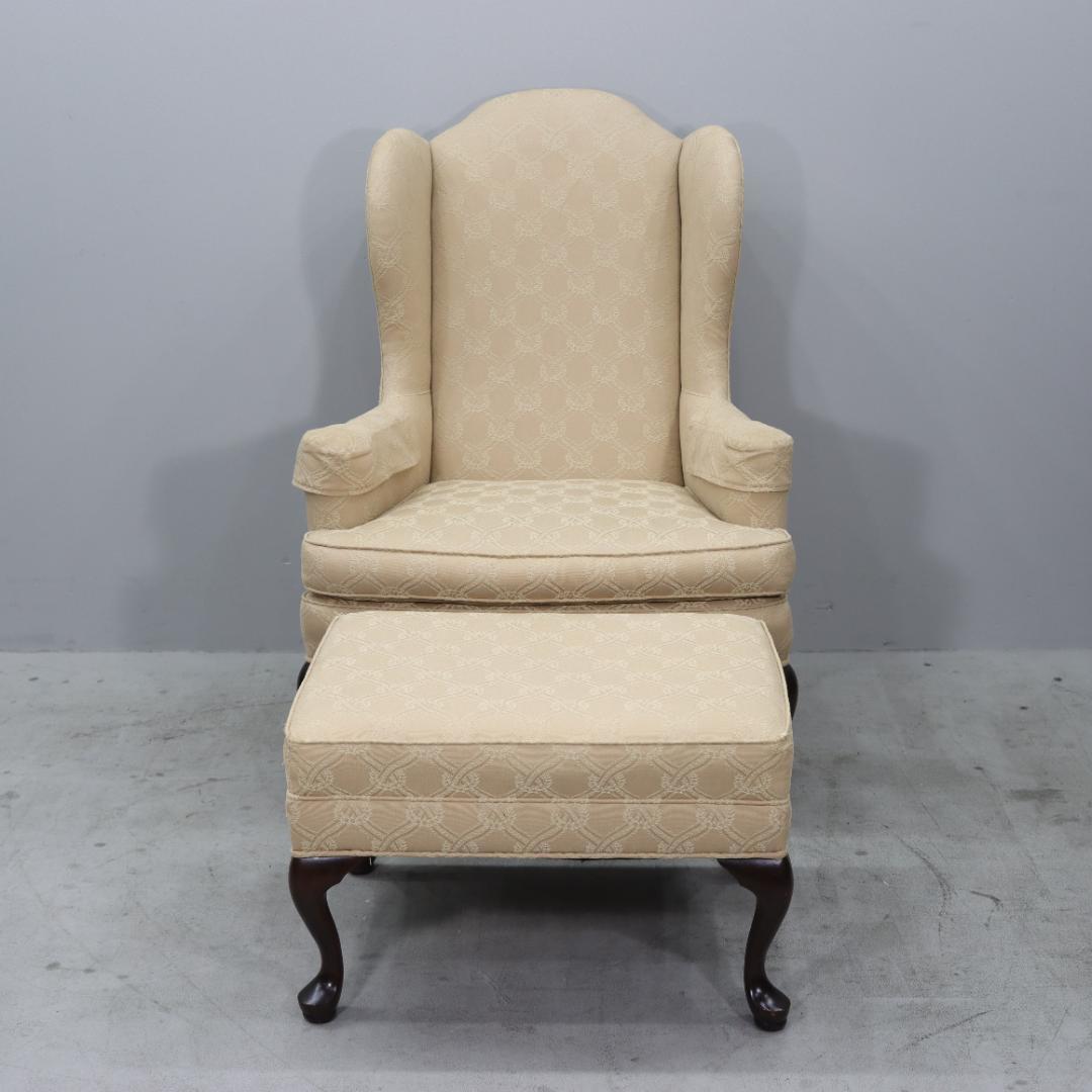 イーセンアーレン ウイングバックソファ オットマン アメリカ