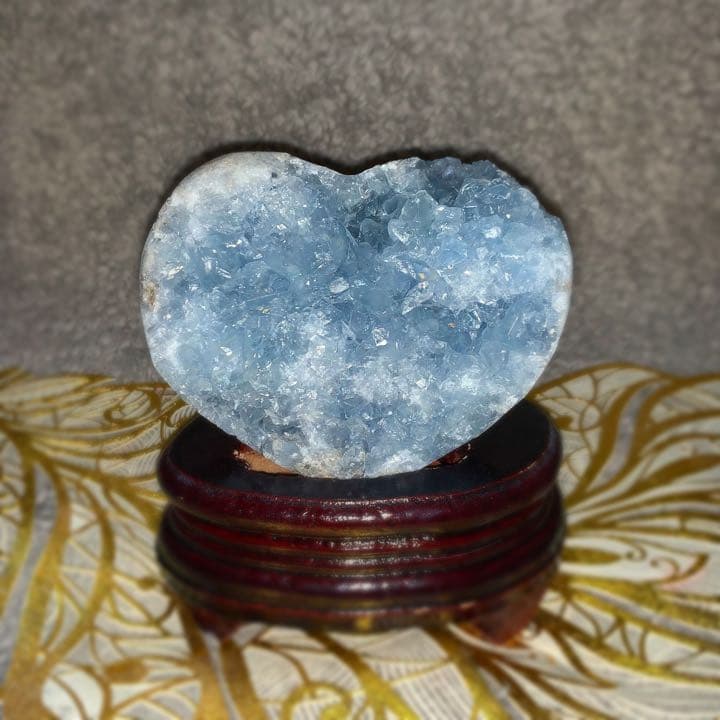 セレスタイト　ハート型　クラスター