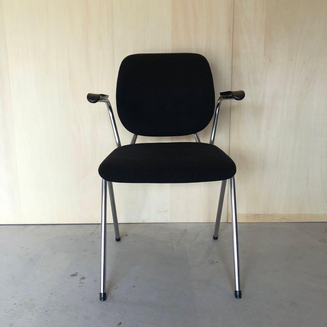 ベルギーのヴィンテージアームチェア