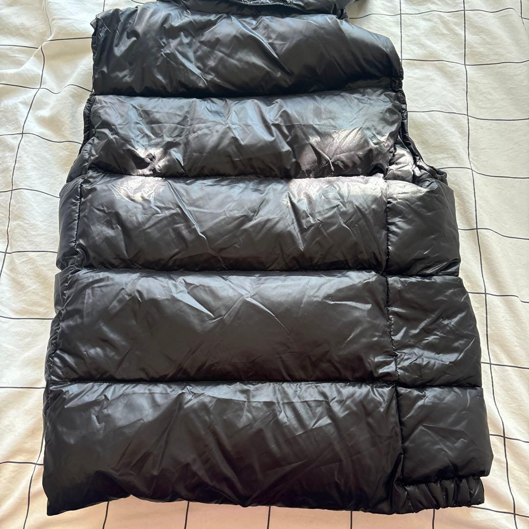 【美品】値下げ中！MONCLER ブラック ダウンベスト フード付き