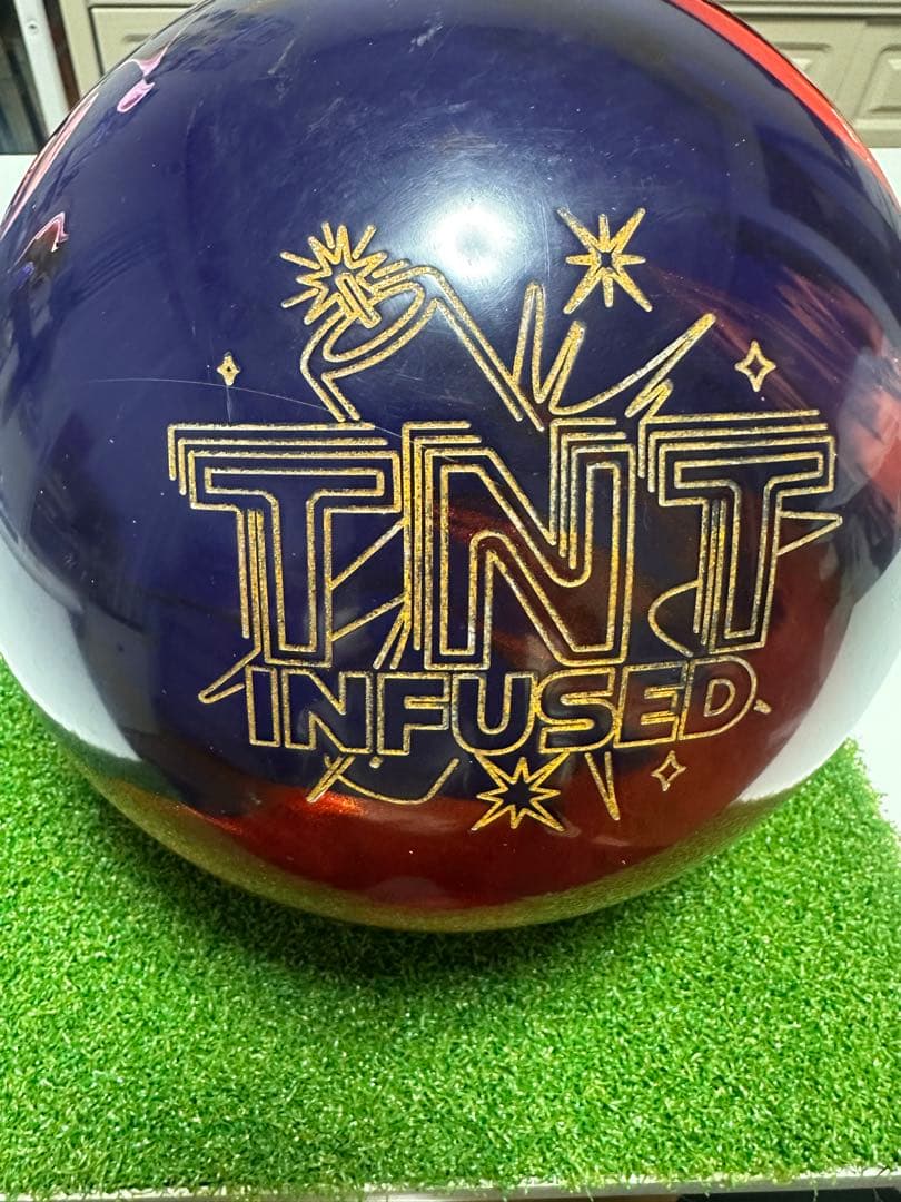 TNT INFUSED ボウリングボール