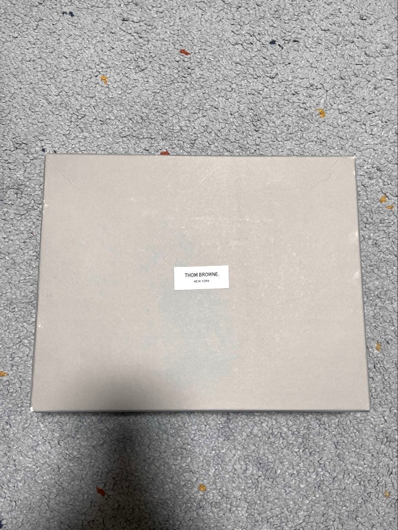 タグなし新品THOM BROWNE ポケット付きマフラー 箱付き アイルランド製