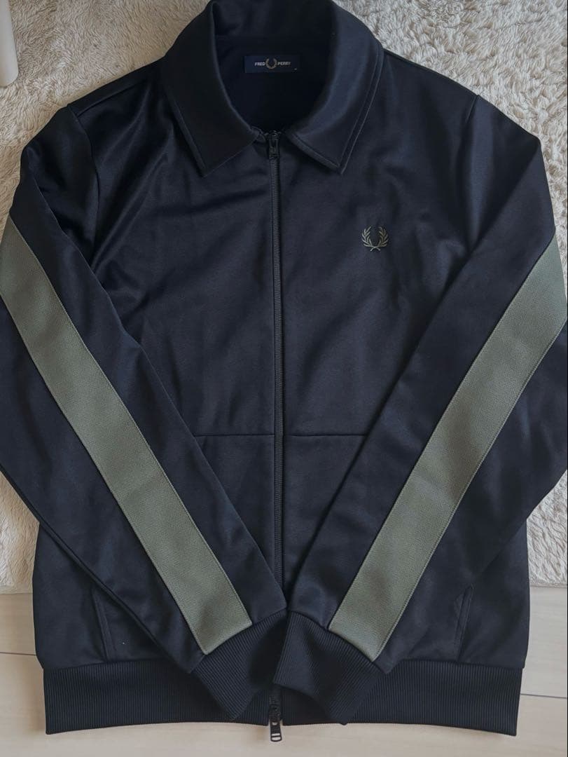 FRED PERRY ブラック ジャケット M