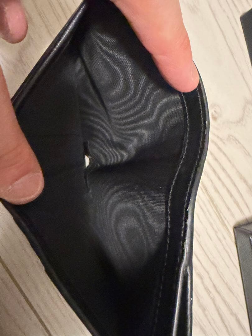 【中古】PRADA ブラック 二つ折り財布