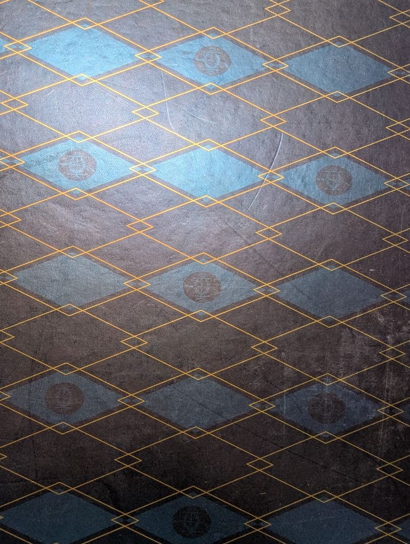 馬モチーフのレッドアクセサリーケース