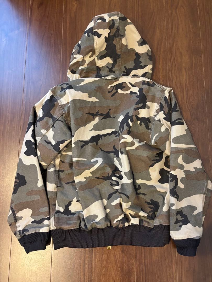 Carhartt 迷彩柄 フード付きジャケット