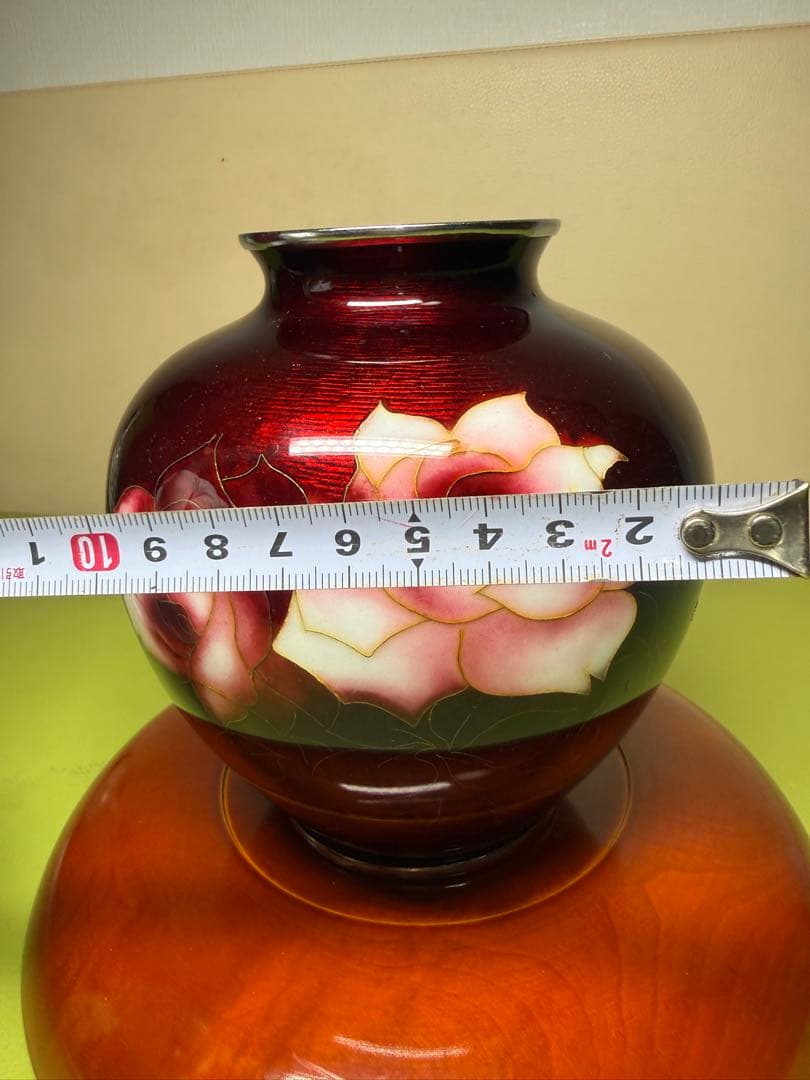 赤色バラの花瓶 約18cm