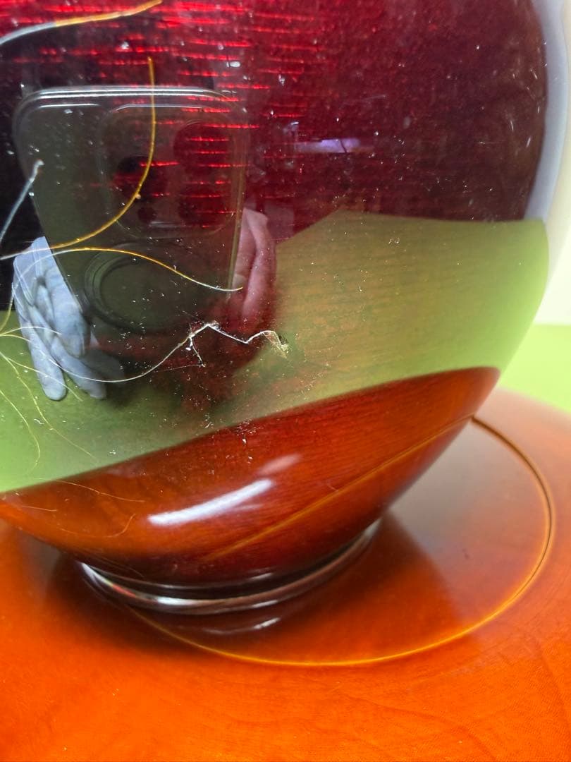 赤色バラの花瓶 約18cm