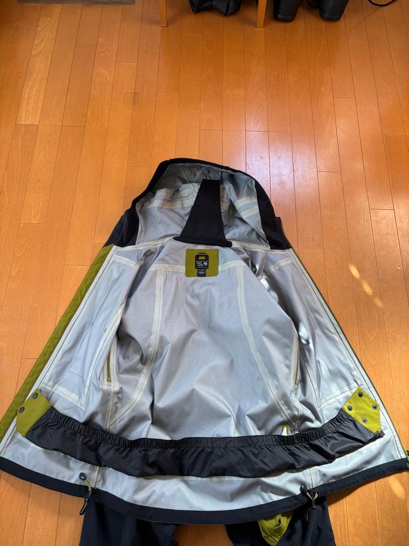 MOUNTAIN HARDWEAR コヒージョン　上下セット　Mサイズ