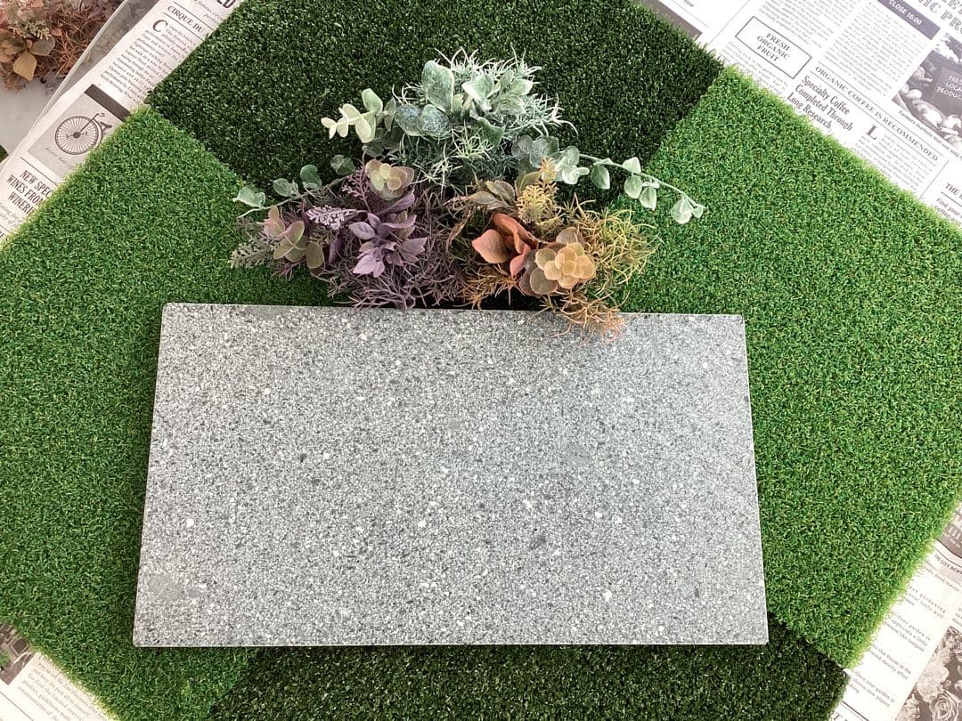 岩手県遠野　とおのの銘石　角閃石　岩盤浴　サウナ用　5枚　送料込み