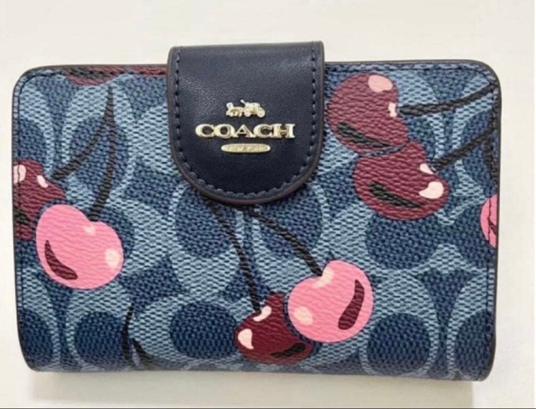 COACH チェリー柄 二つ折り財布　CZ342