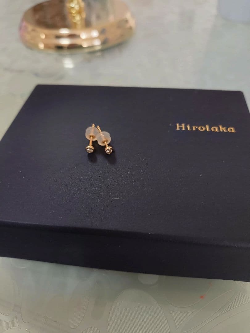 ヒロタカ　両耳　K18 CASCADE ダイヤモンド ピアス　18K 0.07