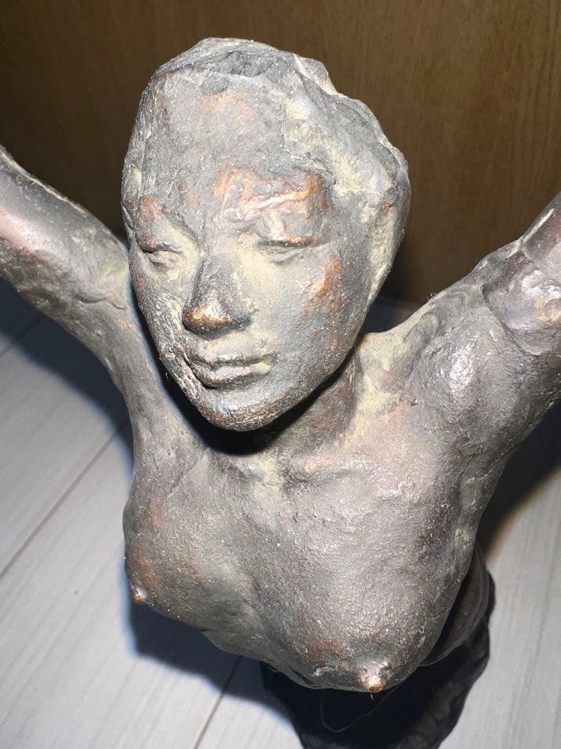 ブロンズ像　裸婦像　飛躍　館野弘青