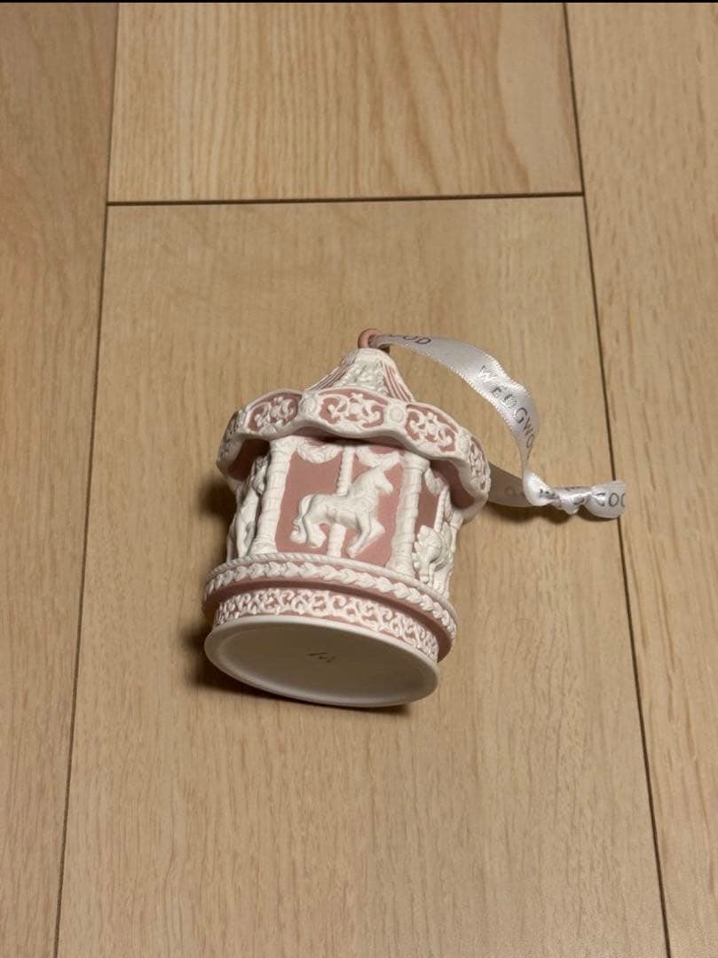 「値下げ終了」ウェッジウッドクリスマスオーナメントメリーゴーランドピンク2015