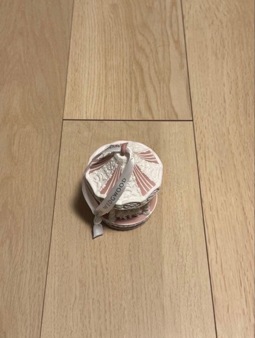 「値下げ終了」ウェッジウッドクリスマスオーナメントメリーゴーランドピンク2015