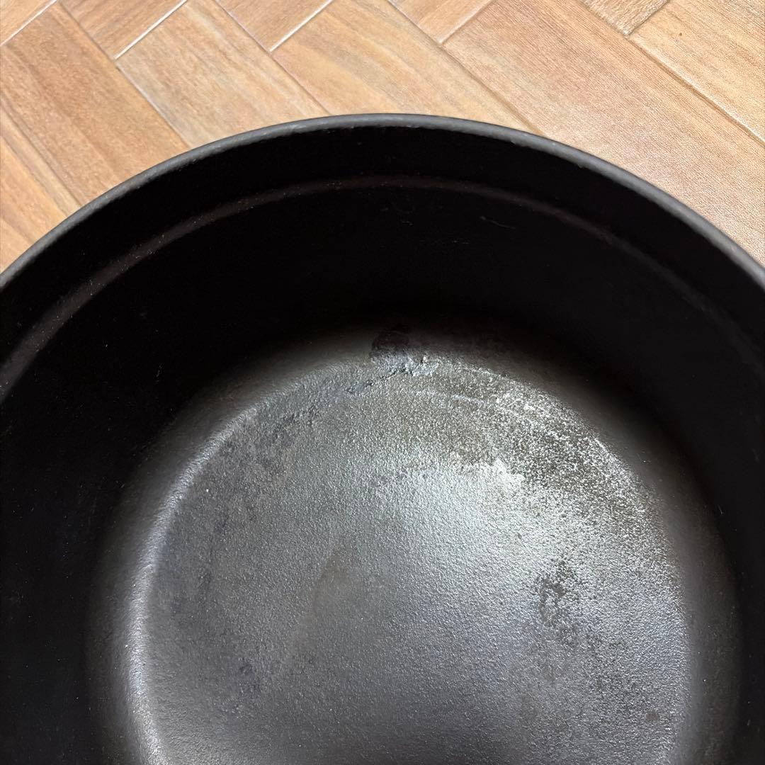 ストウブ　staub ラウンド　22cm カンパーニュ