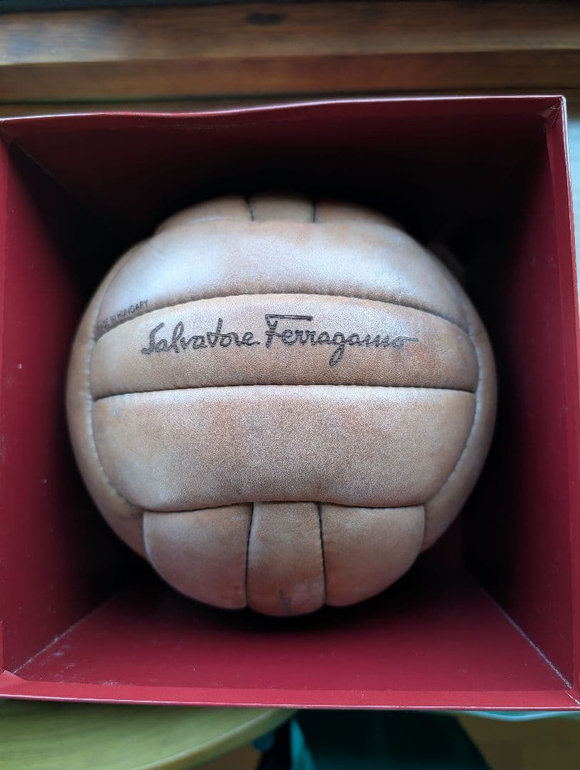 【美品】フェラガモ 02年日韓ワールドカップ 世界500個限定サッカーボール