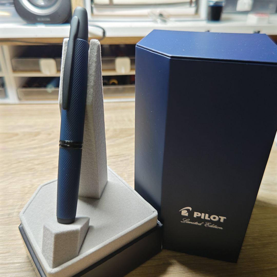 【ほぼ未使用】パイロット キャップレス Lim2025 リンクミッドナイト 細字