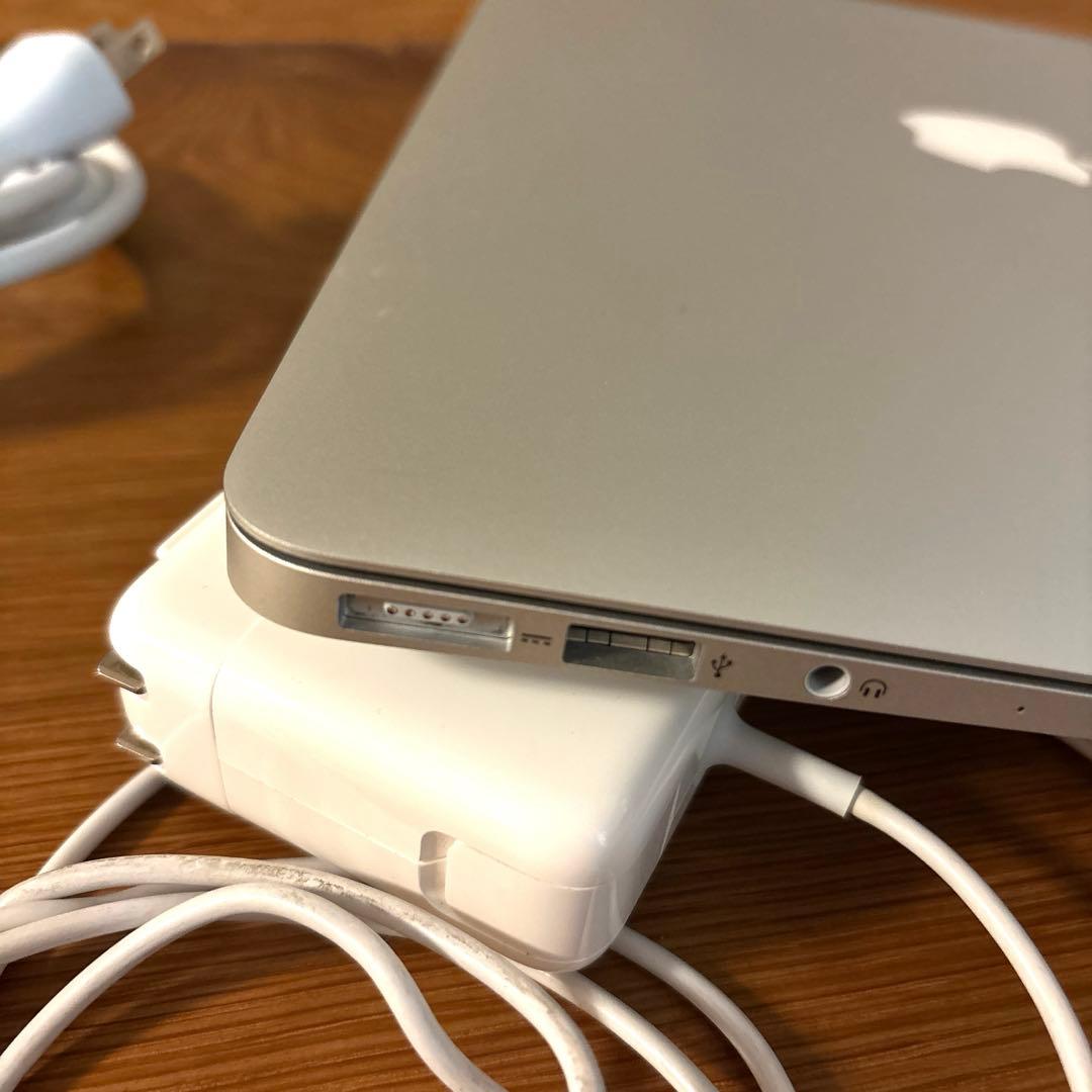 Apple MacBook Air 2017 256GB Intel 13インチ