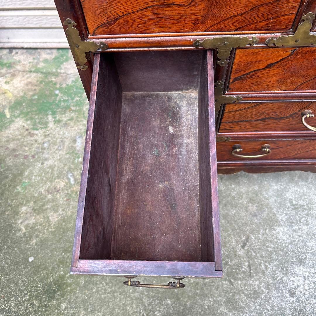 李朝家具　アンティーク　真鍮金具　脚付　キャビネット　薬箪笥　古民具